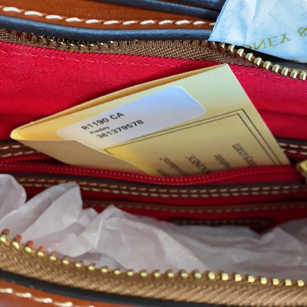 NWT-Dooney&Bourke Pebble Leather Crossbody-Caramel - Picture 10 of 11